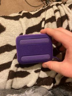 Purple jbl go4