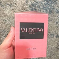 Valentino Donna Perfume