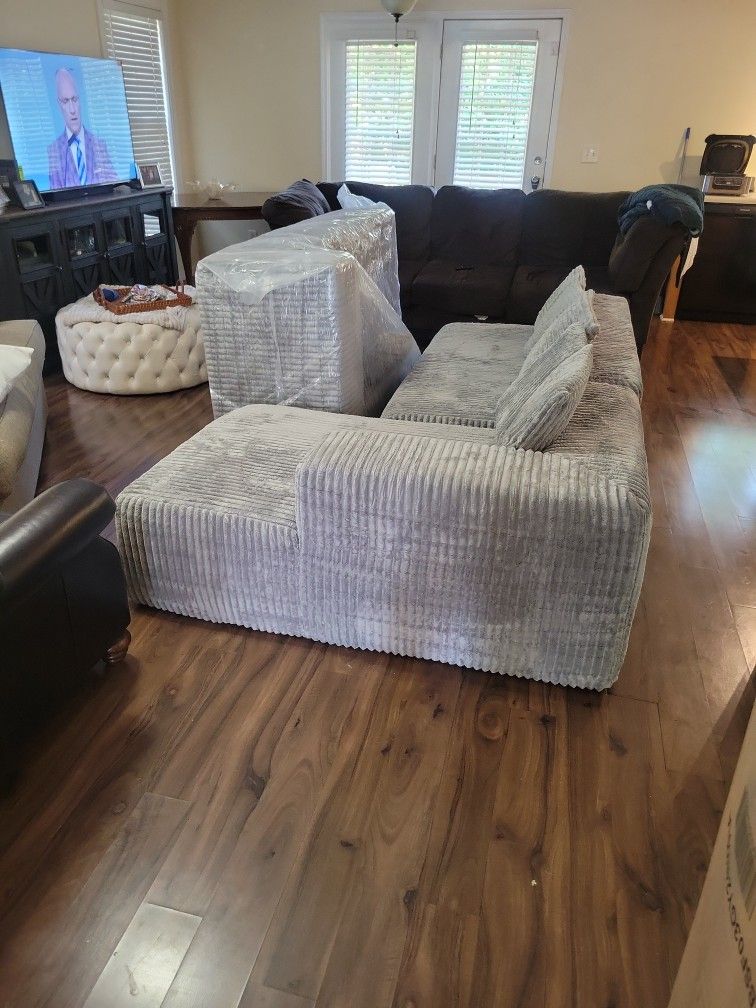 Boneless SECTIONAL