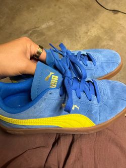 Pumas shoes
