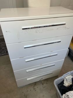 Glossy tall dresser