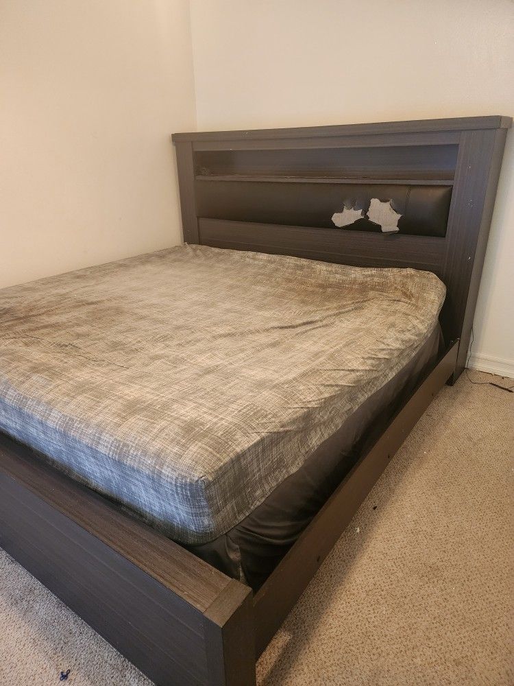 King Size Bed for Sale in San Diego, CA OfferUp