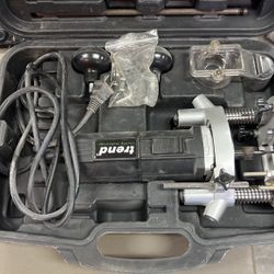 Trend T4 1/4 “Variable Speed Lightweight Plunge Router
