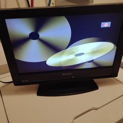 EMERSON 18"WITH DVD PLAYER BUILT IN