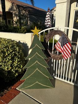 Large Adorable Wooden Christmas Tree