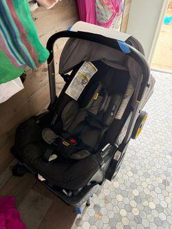 Doona Car Seat Stroller with Base