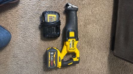 DEWALT FLEXVOLT 60V MAX Reciprocating Saw Kit w/ 9.0 Ah Battery & Charger