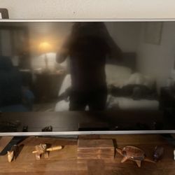 43" HD TV