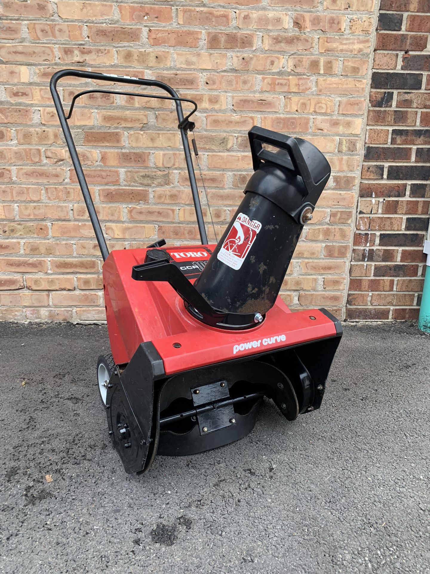 Toro CCR 1000 2 Cycle Snow Blower for Sale in Palos Hills, Illinois