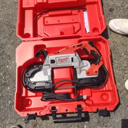 Milwaukee Deep Cut Band Saw