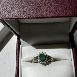 Emerald and Diamond  Yellow Gold Ring 