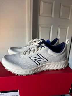 New Balance ARISv3 non slip size 10 brand new