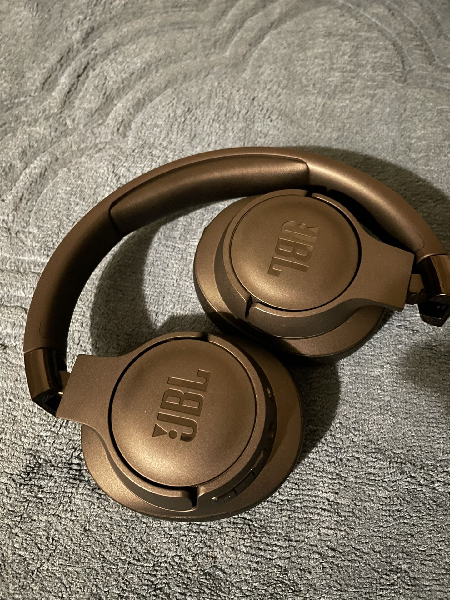JBL TUNE 710BT Bluetooth Wireless Over-Ear Headphones With Original Box, Original Charging Cable, And Original Wired Connector