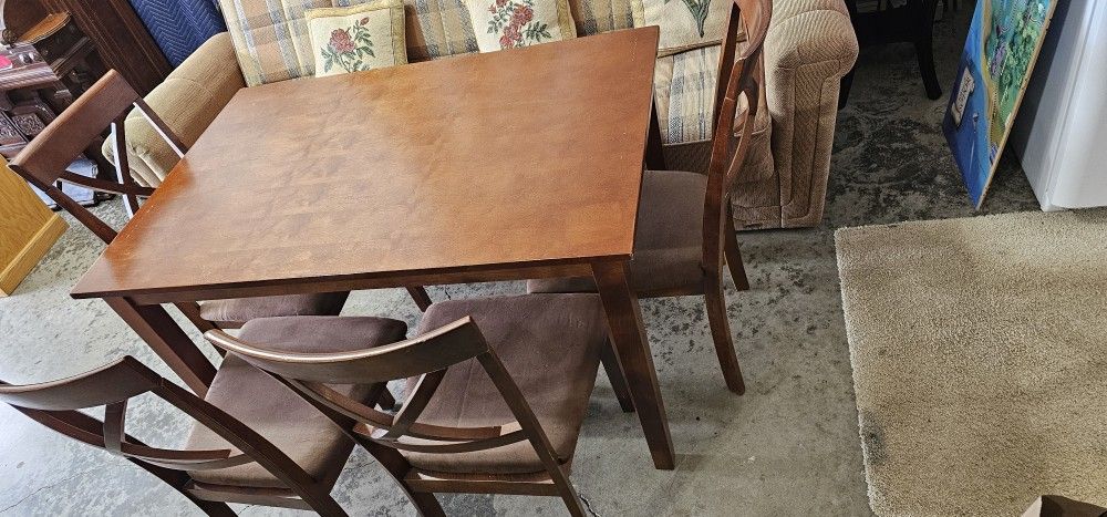 Kitchen Table with Four 4 Chairs