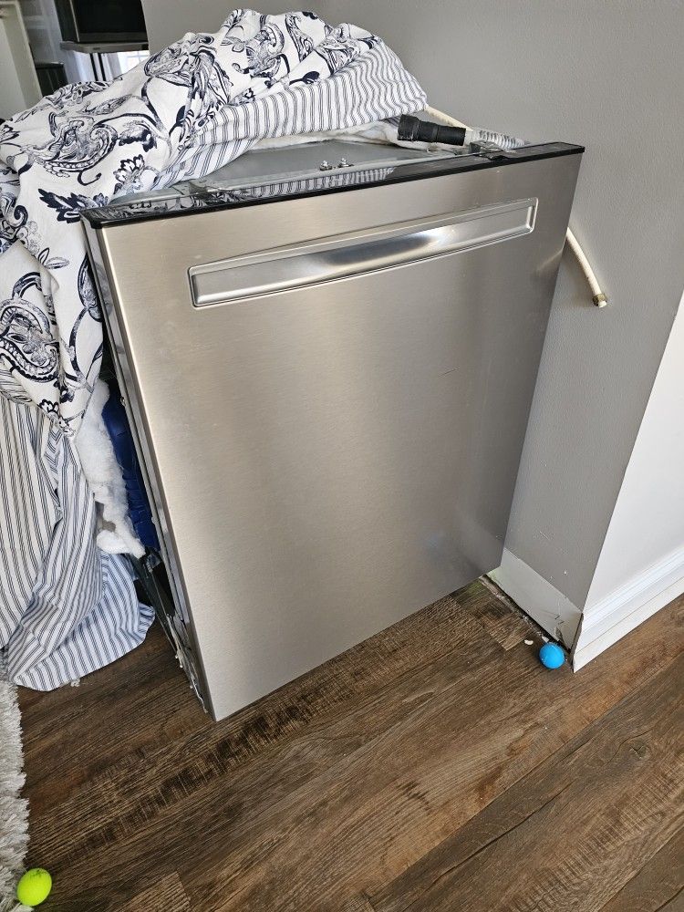 Dishwasher FRIGIDAIRE 