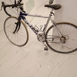 FUJI RS600 ROADBIKE