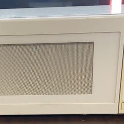 Maytag 1400 Watt Microwave 