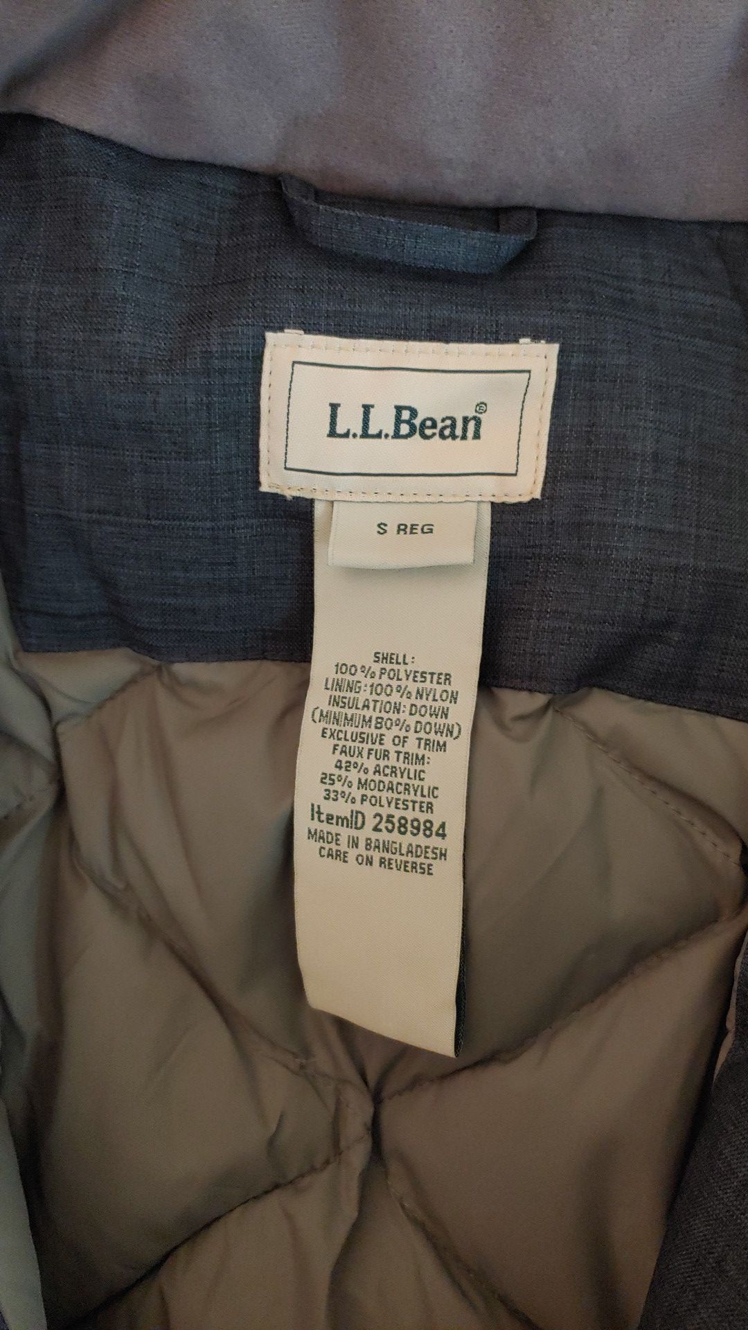 Like new! Original owner. LL Bean Woman's Winter PARKA with removable hood. Down insulated. Waterproof. $135