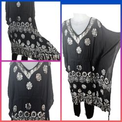 Vintage Boho Batwing Black White Embroidered Kaftan Tunic Mint Condition
