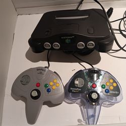 Nintendo 64 And 2 Controllers Super Pad 64