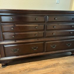 6 Drawer dresser