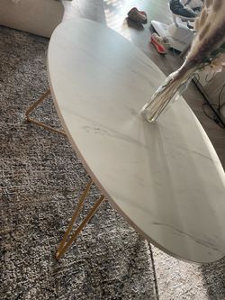 OBO !! Like New Modern White Faux Marble Oval Coffee Table with Gold Legs