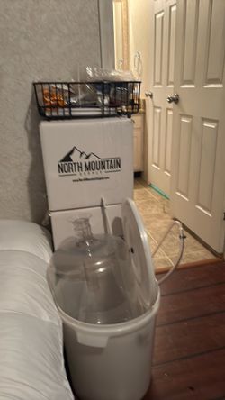 36 bottles for wine, complete wine kit, making for all corks and machines and the drum to make things work correctly so you can make your wine everyth