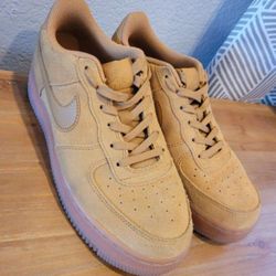 6.5 Nike AF1