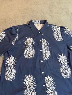 Navy blue pineapple button up shirt with leopard print sleeves. Size: XXL #hawaiian #leopardprint