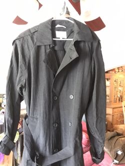 Woman’s vintage large/ Xlarge black trench coat raincoat