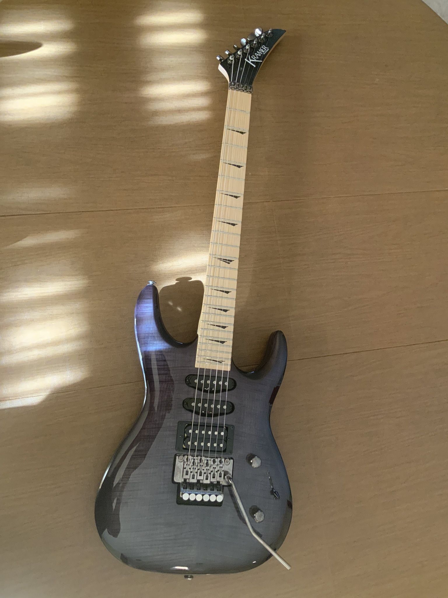 Kramer SC211 Striker Custom Solid Body GuitarExcellent Condition! Inc. Case!