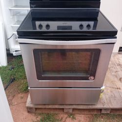 Stainless With Black Smooth Top Stove