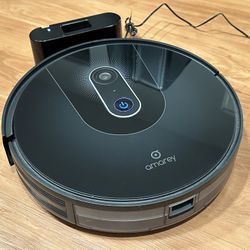 Robot Vacuum Cleaner l Moving Sale (Beaverton Pickup)