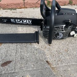 serrucho seminuevo Marca BlackMax  // Con Barra De 18 pulgadas 