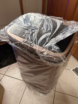 Automatic garbage can