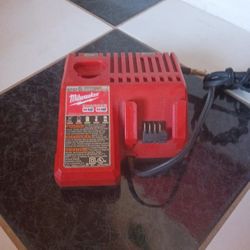 Milwaukee Charger M12 M18 