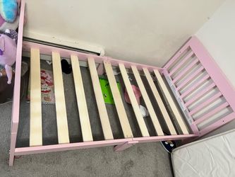 Toddler girls bed