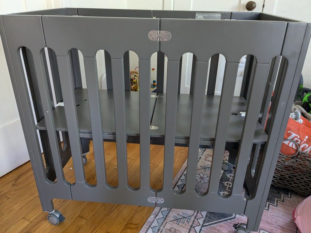 Bloom Foldable Baby Crib 
