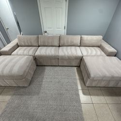 FREE DELIVERY AND INSTALLATION - 🚚 Brand New in Box 📦 Beige 6 Pieces Modular Sectional