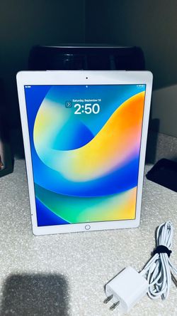 iPad Pro 12.9 inch 2nd generation excellent condition 256GB