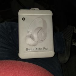 Beats Studio Pro