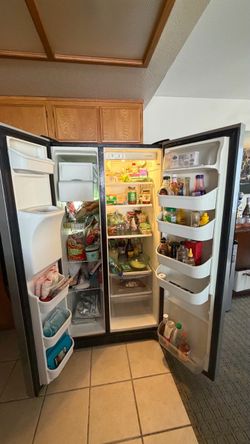 FREE FRIDGE FOR PARTS