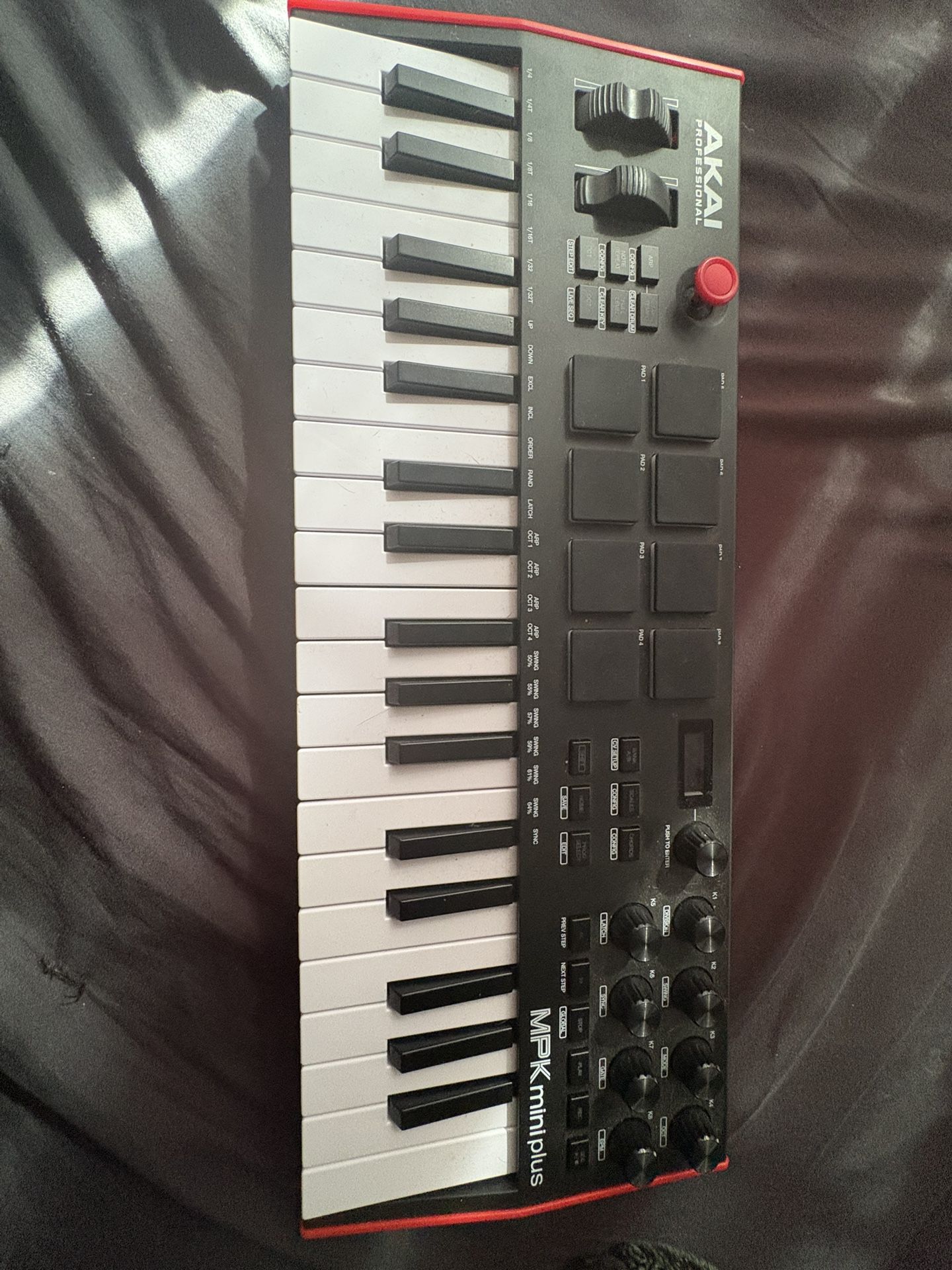 Akai Pro MPK Mini Plus