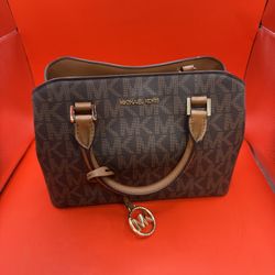 Michael Kors Purse Like New