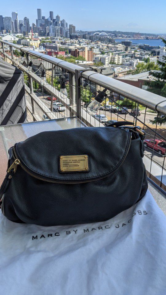 Well Known Marc Jacobs Cross Body Purse