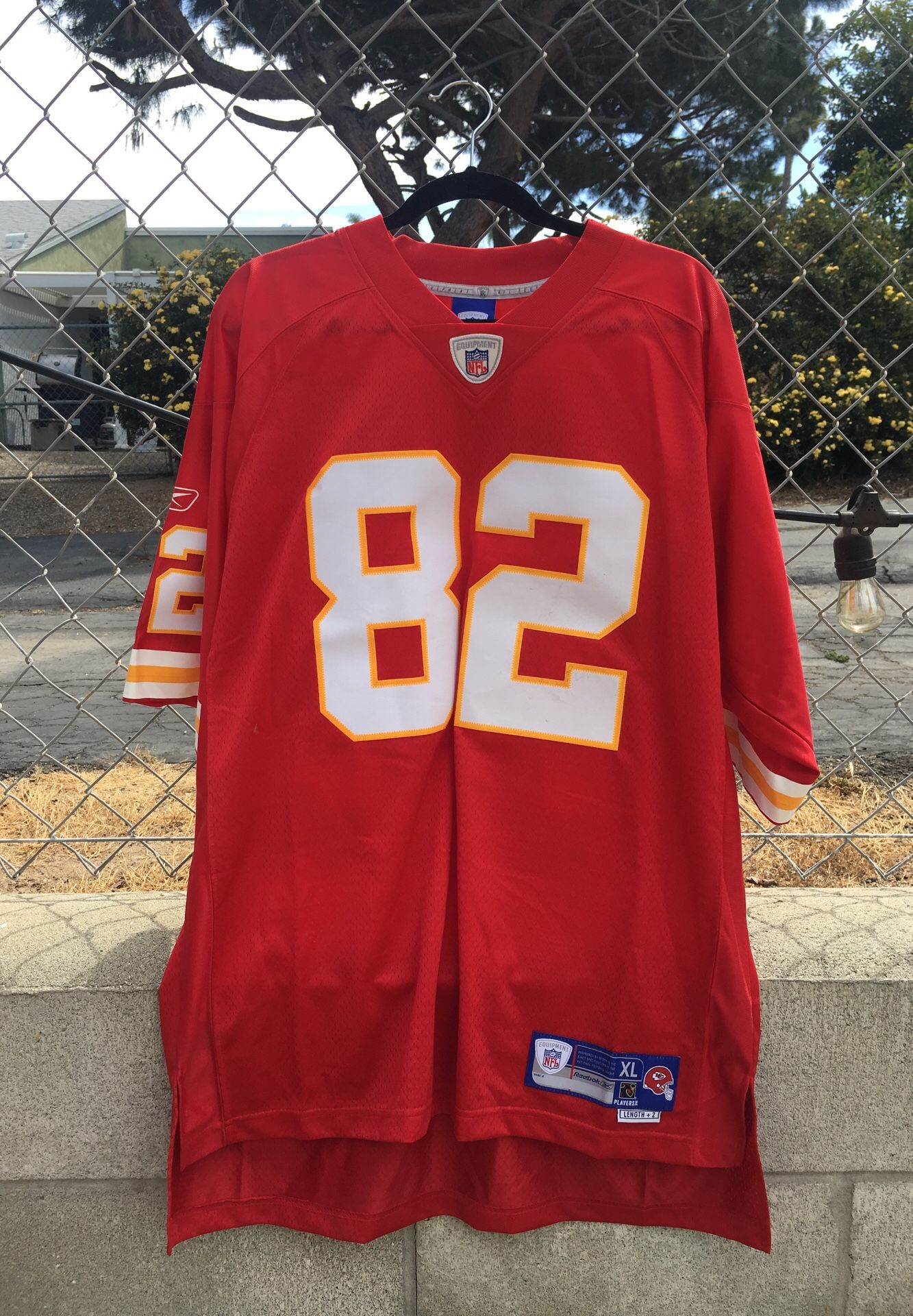 Xl men’s Hall 82 jersey