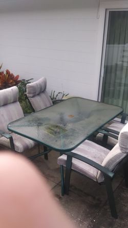 Outdoor Table w/4 chairs