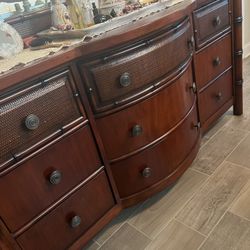 Solid Wood 6 peice bedroom Set. 