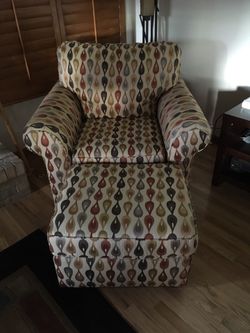 Loveseat Sofa Chair with Ottoman - like new!