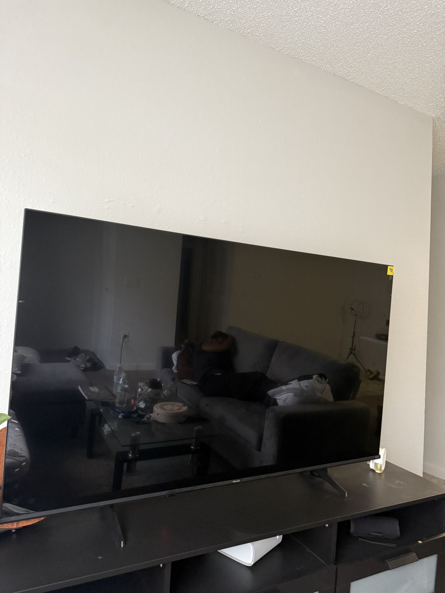 65” Hisense Tv